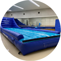 体操教室ケンショウスポーツで導入しているエアートランポリン